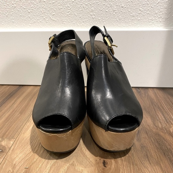 Coach leather platform peep toe heels. Size 7 - Picture 2 of 8
